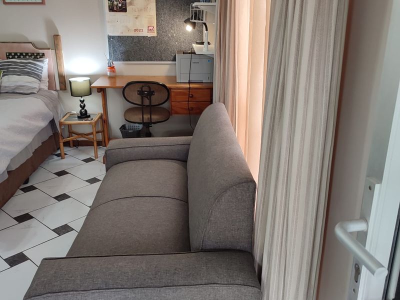 Bachelor Flatlet/cottage to let in Scottsville (fully furnished) - Photo 8