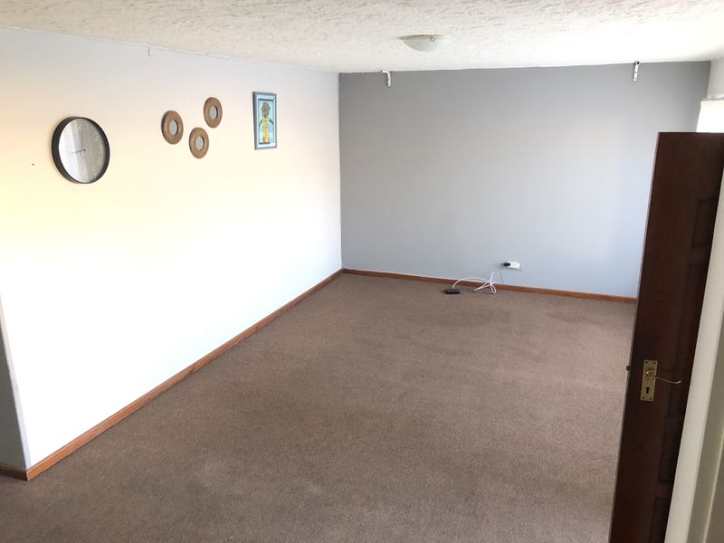 Cambridge- Duplex Townhouse central to all amenities - Photo 2