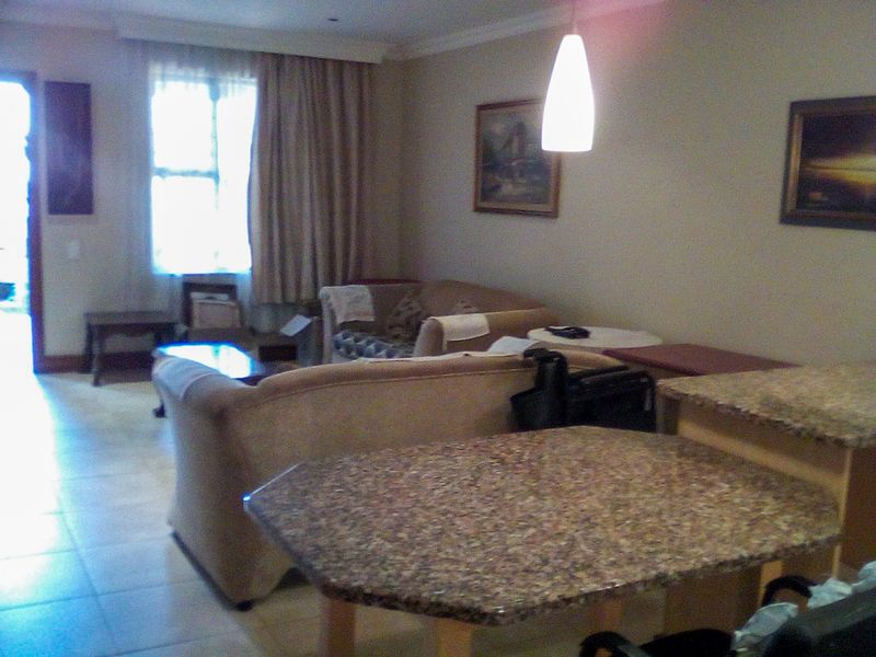 2-Bedroom townhouse in retirement village - Newlands - Photo 3