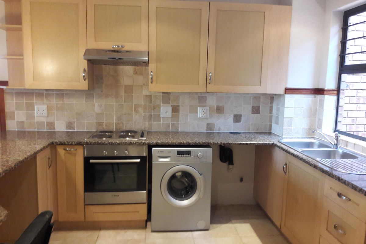 2-Bedroom townhouse in retirement village - Newlands - Photo 5