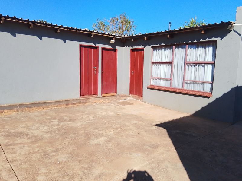 Stunning neat RDP for Sale - Photo 3