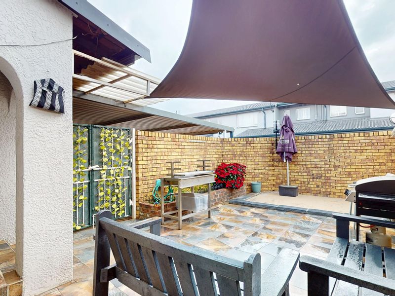 Secure Stylish Living With Exceptional Value - Photo 3