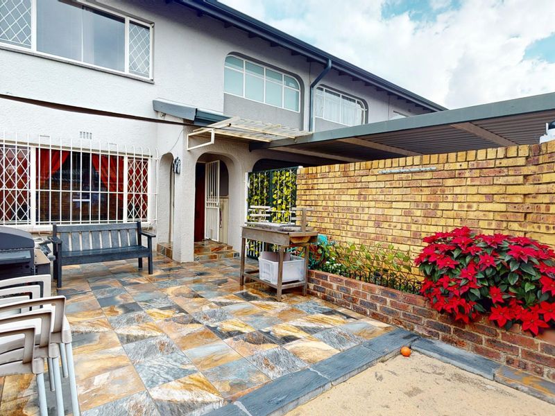 Secure Stylish Living With Exceptional Value - Photo 4