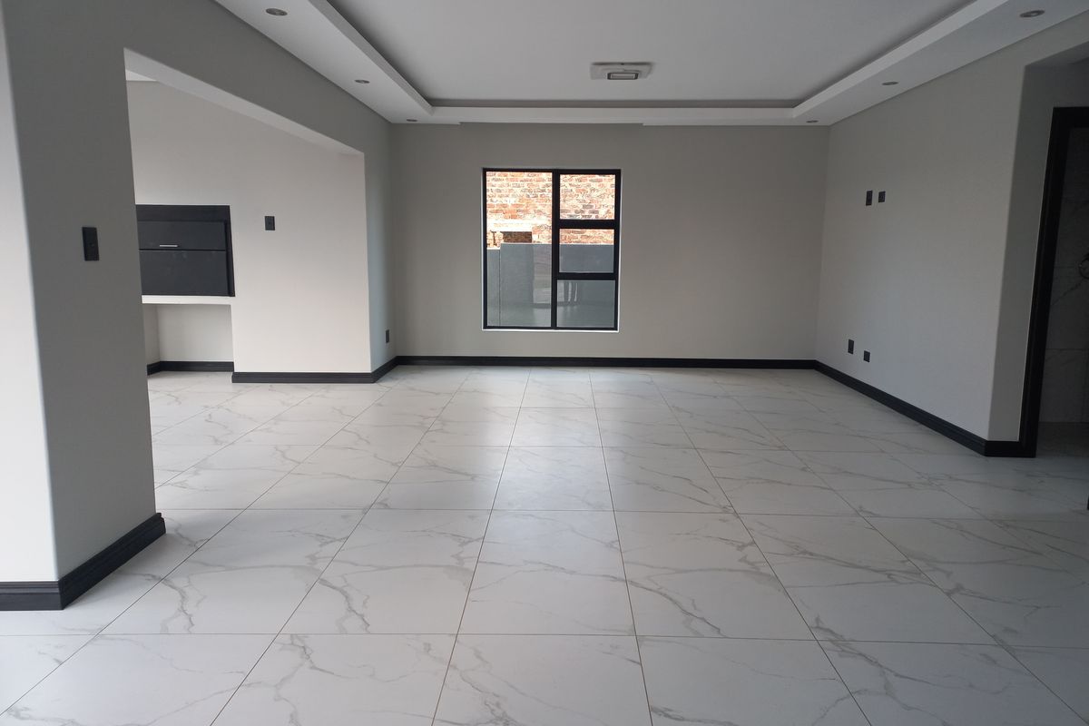Brand new! Contemporary home in Du Vin Estate - Photo 4