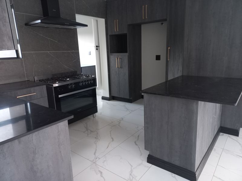 Brand new! Contemporary home in Du Vin Estate - Photo 10