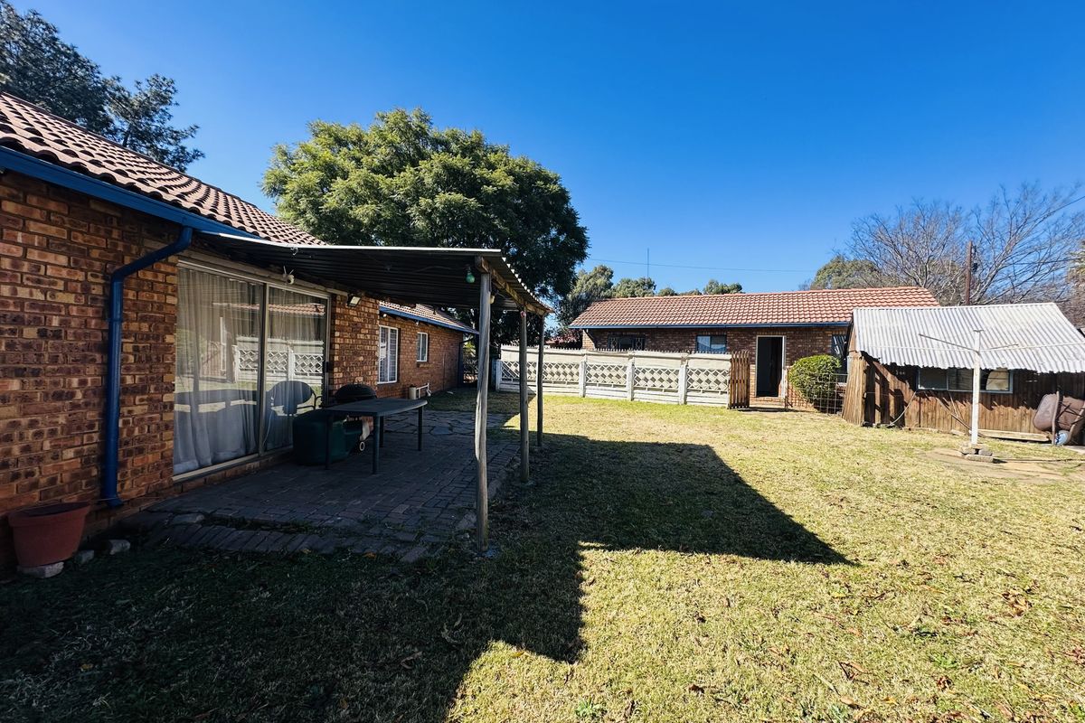 Family Home with Flatlet in Brakpan North, Sherwood Gardens - Photo 3