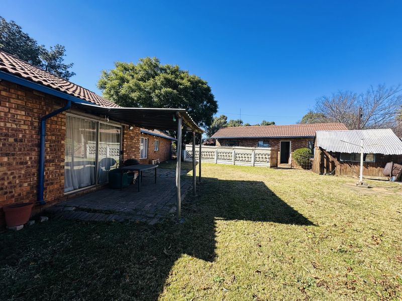 Family Home with Flatlet in Brakpan North, Sherwood Gardens - Photo 3
