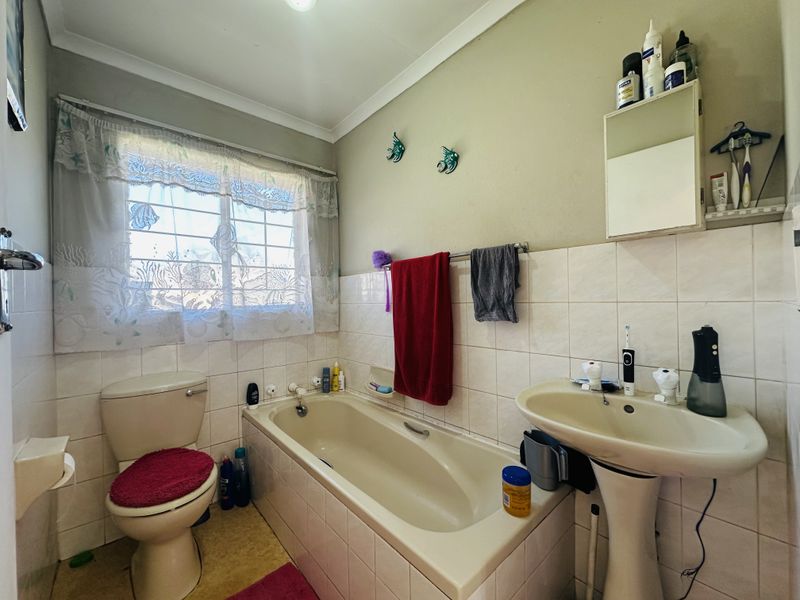 Family Home with Flatlet in Brakpan North, Sherwood Gardens - Photo 8