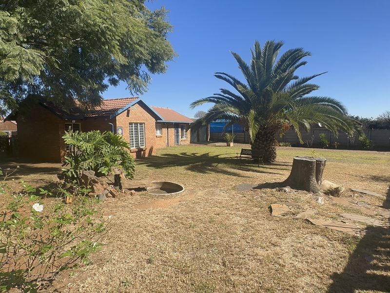 Family Home with Flatlet in Brakpan North, Sherwood Gardens - Photo 2
