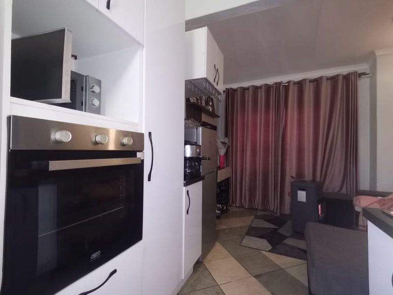 Charming bedroom for sale in Savanna City, Walkerville—your dream home awaits! Don’t miss out! - Photo 8