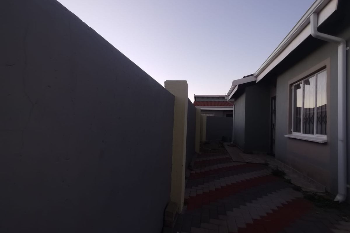 Charming bedroom for sale in Savanna City, Walkerville—your dream home awaits! Don’t miss out! - Photo 4