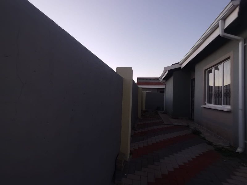 Charming bedroom for sale in Savanna City, Walkerville—your dream home awaits! Don’t miss out! - Photo 4