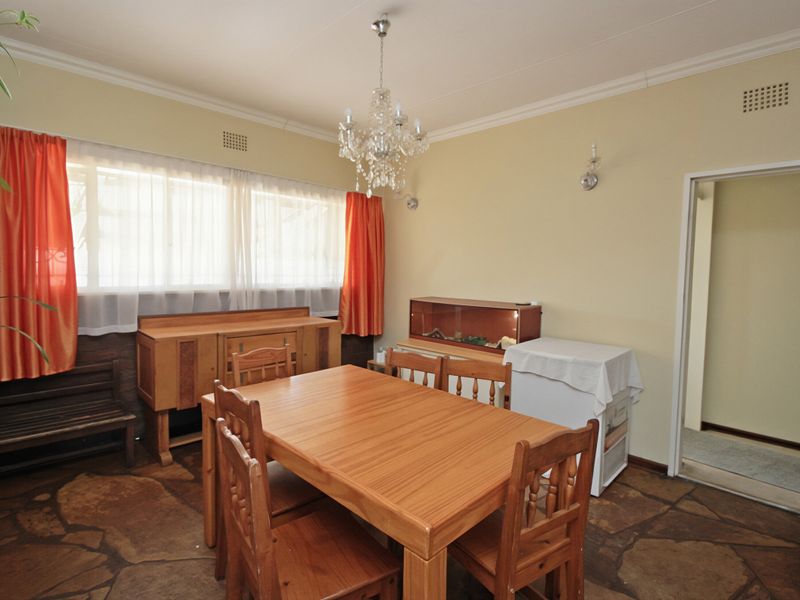 3 Bedroom Family Home with Scenic Views, Flatlet and Double Garage for Sale in Sunnyridge - Photo 5