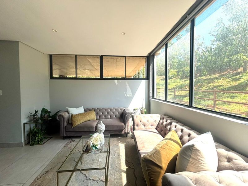Sunny 2 bedroom corner apartment - pet friendly - Photo 6