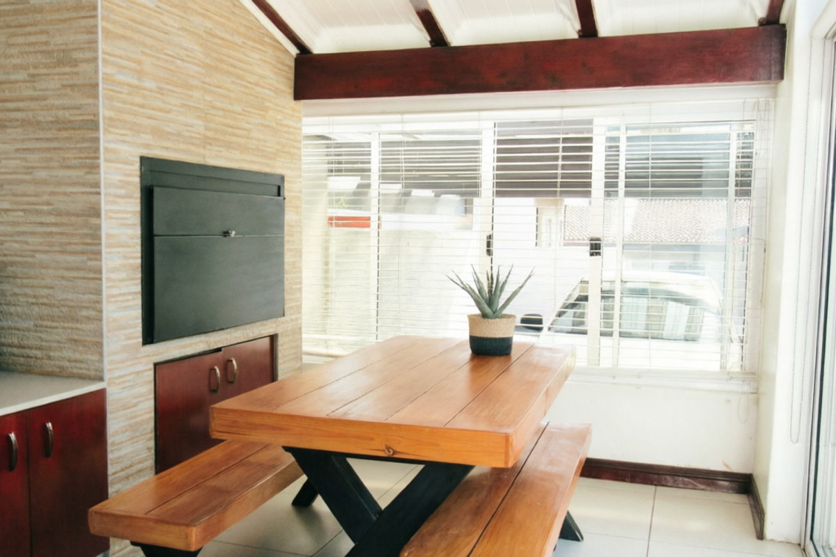 3 bedrooms, 2 bathrooms and 1 garage - Photo 5