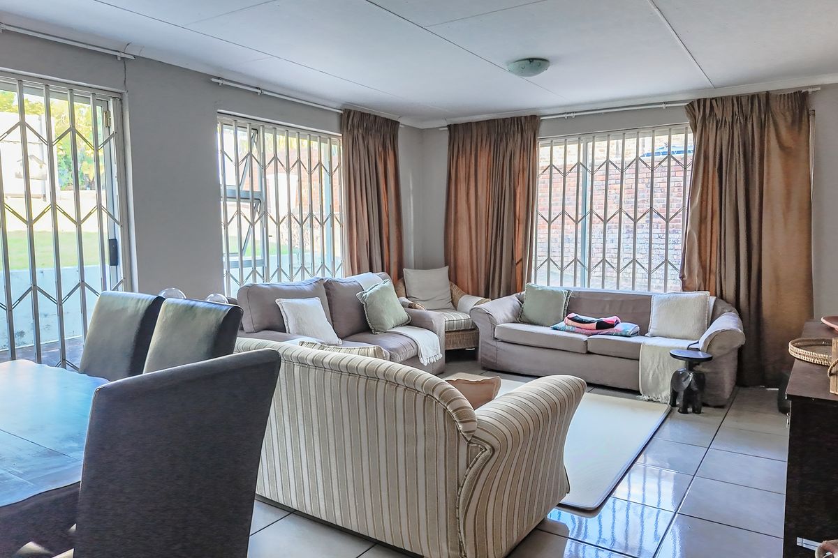 3 Bedroom family home with flatlet / Rental income - Photo 4