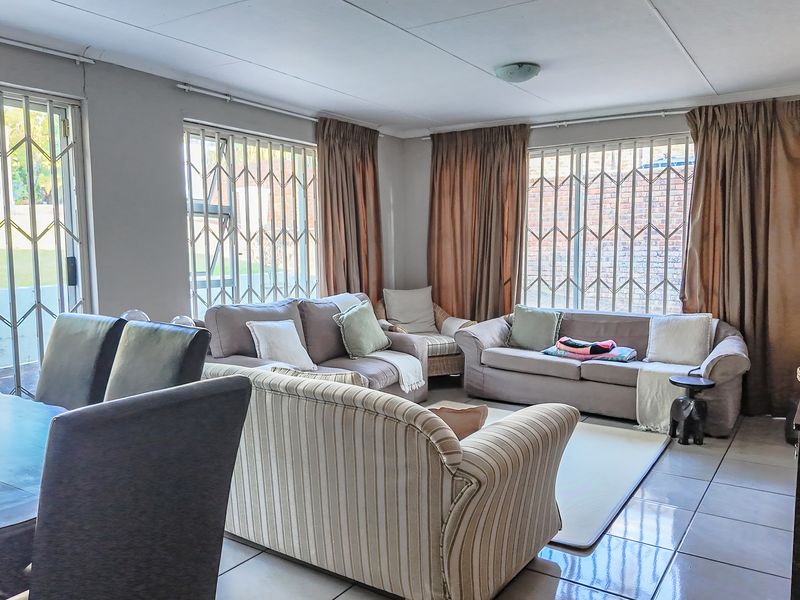 3 Bedroom family home with flatlet / Rental income - Photo 4