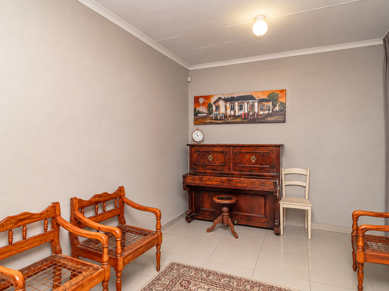 3 Bedroom family home with flatlet / Rental income - Photo 5