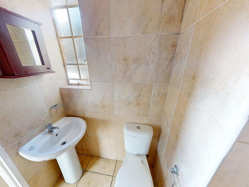 One bedroom townhouse for sale in Andeon Pretoria West - Photo 9