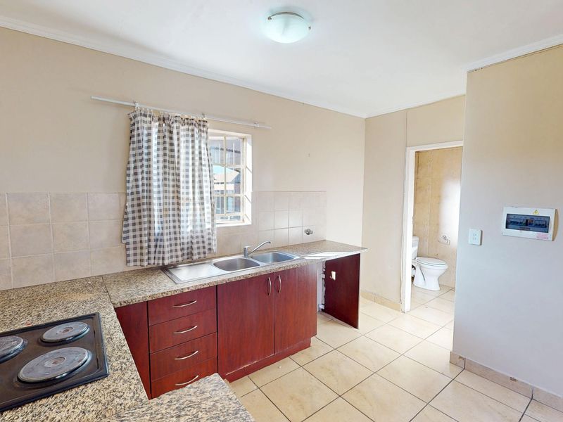 One bedroom townhouse for sale in Andeon Pretoria West - Photo 6