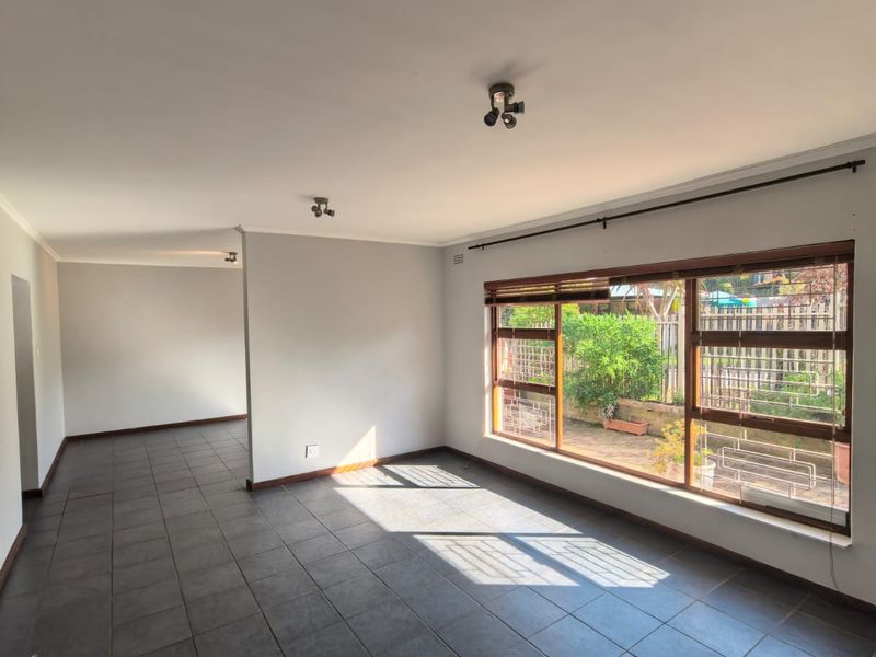 Spacious 4-Bedroom Home with Inverter, Solar Panels & Garden - Photo 8