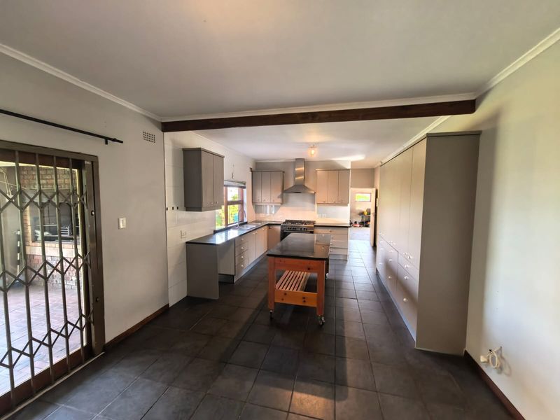 Spacious 4-Bedroom Home with Inverter, Solar Panels & Garden - Photo 6