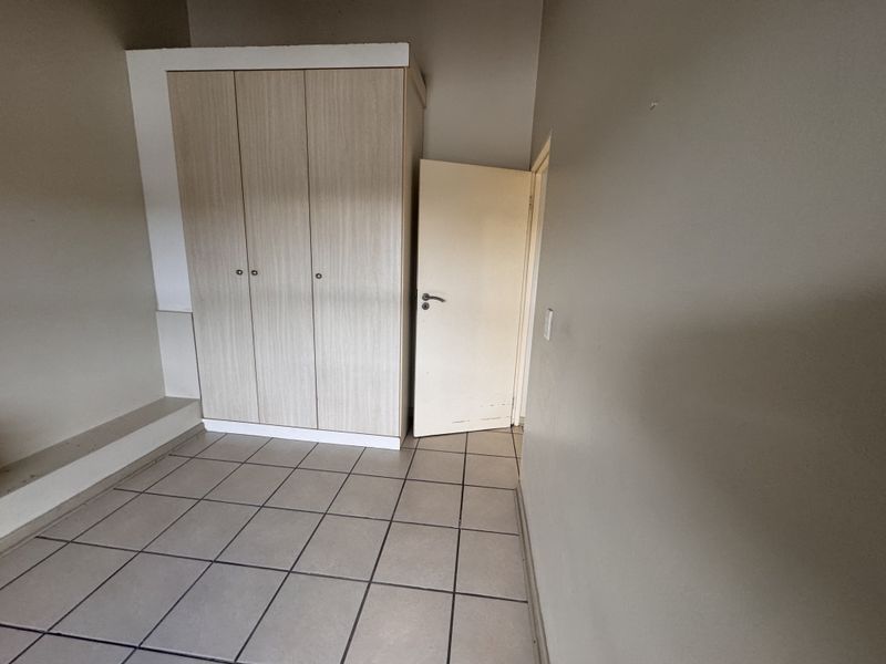 2 Bedroom Apartment Near Hartenbos and Opposite Popular Diaz Beach - Photo 7