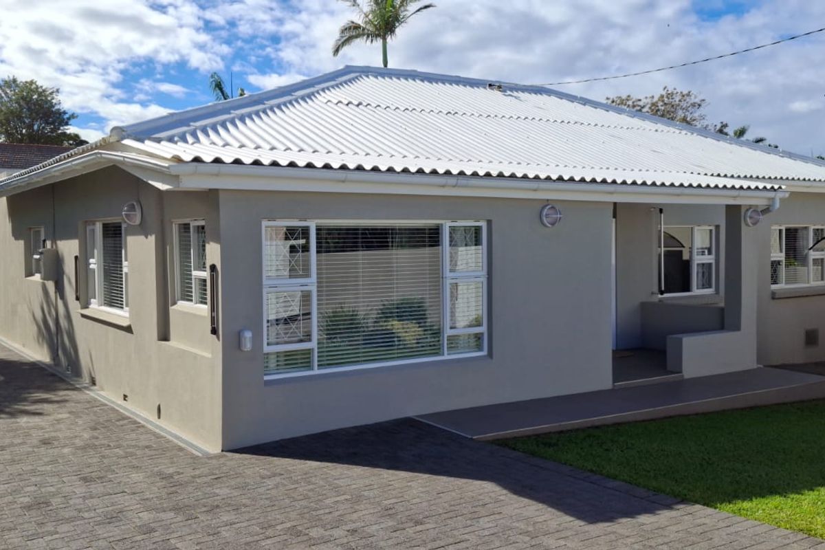 Stunning 4 bedroom house with great modern finishes ,including stylish flatlet - Photo 2