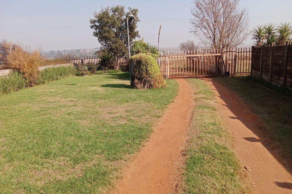 A Beautiful Agricultural lifestyle living - Photo 5
