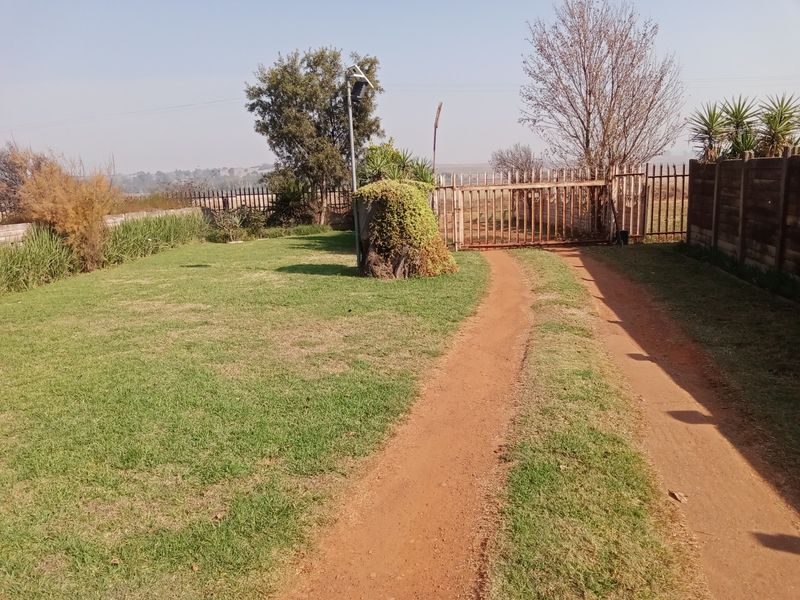 A Beautiful Agricultural lifestyle living - Photo 5