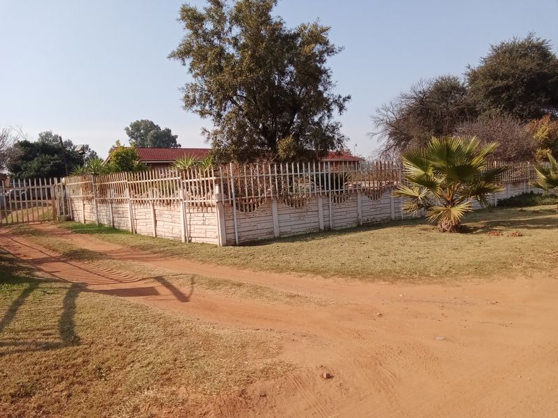 A Beautiful Agricultural lifestyle living - Photo 6