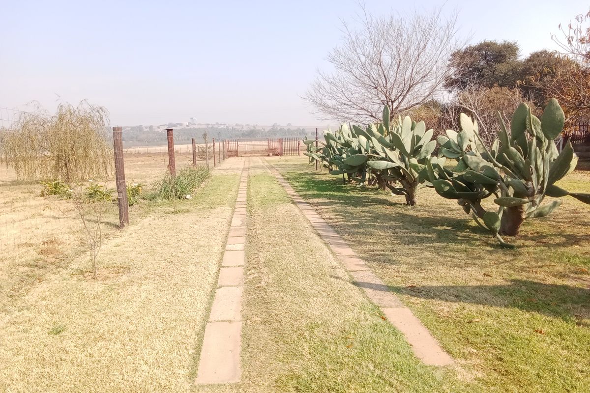 A Beautiful Agricultural lifestyle living - Photo 4