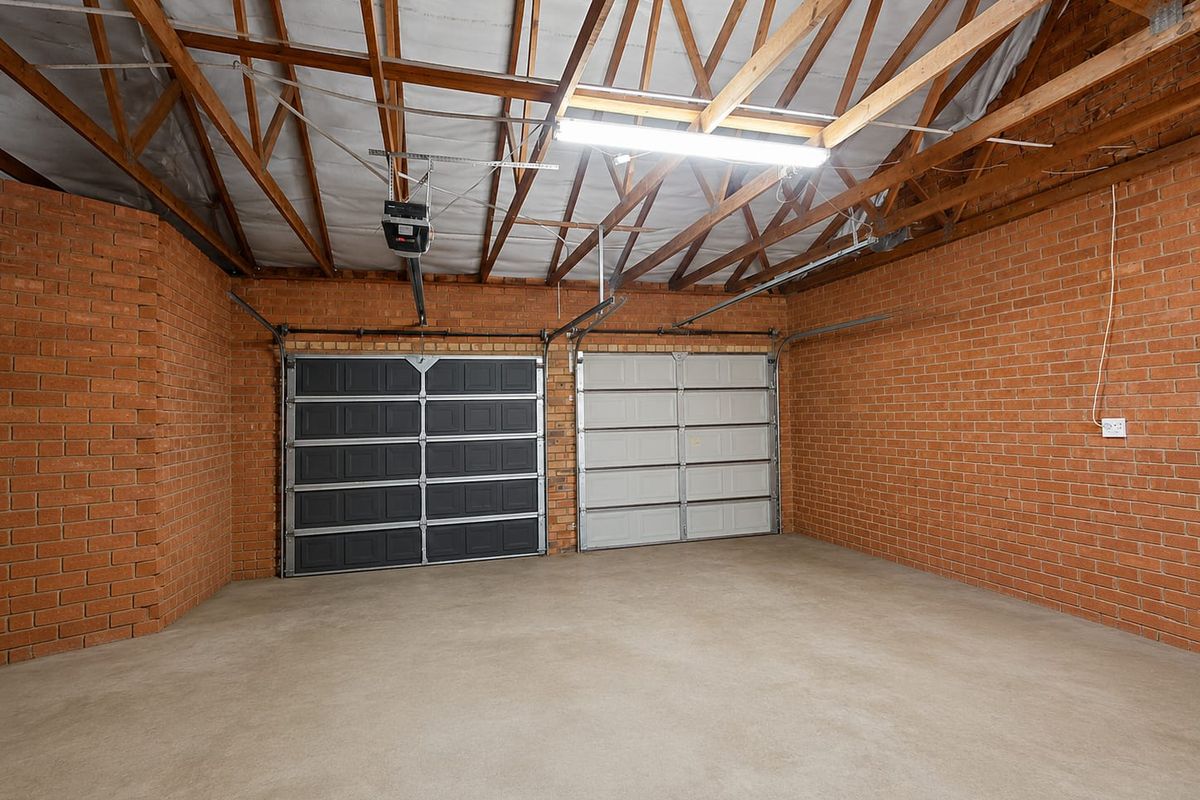 Secure 3-bedroom Family House in quiet area - Photo 5