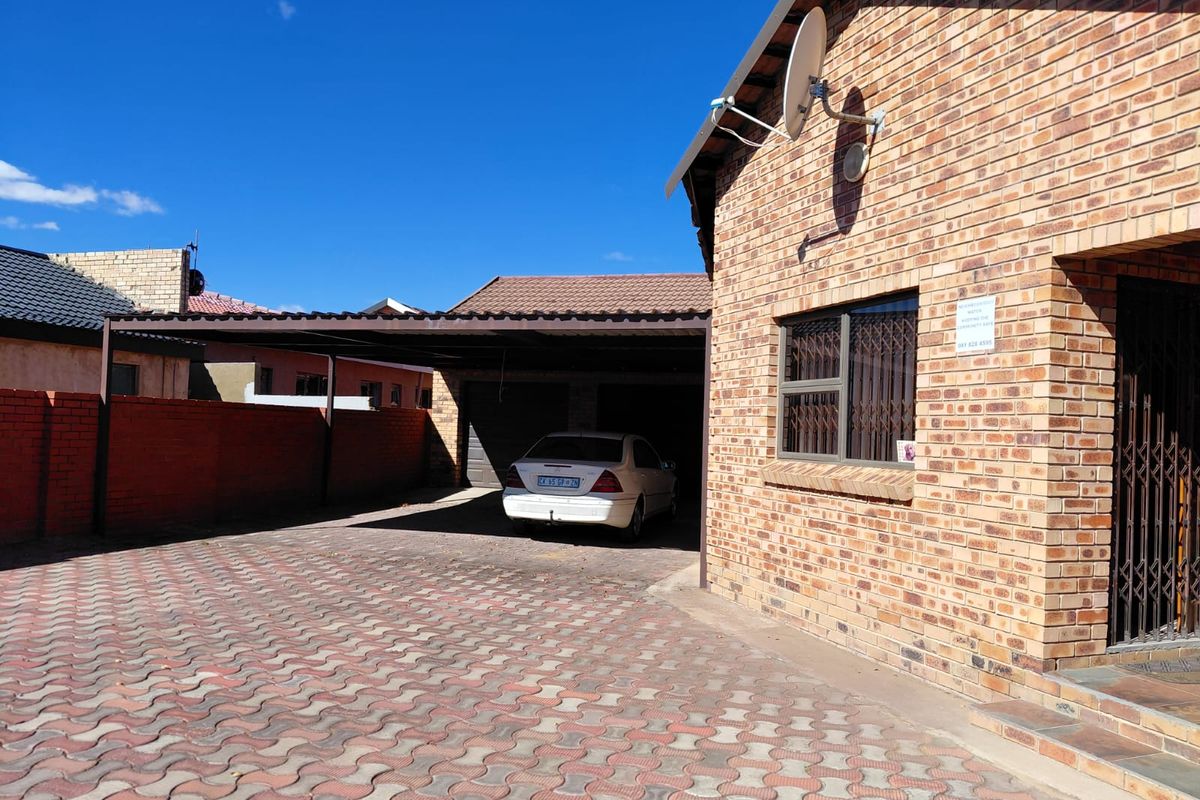 Secure 3-bedroom Family House in quiet area - Photo 2