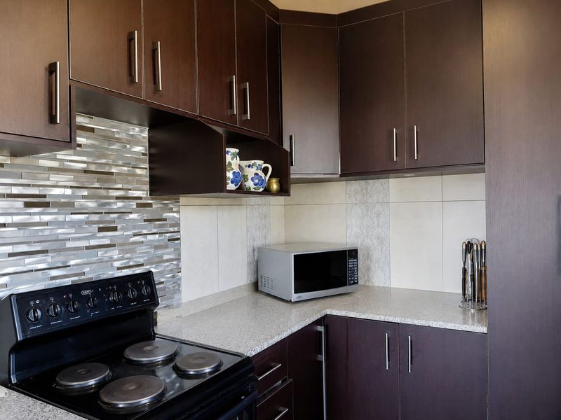 Secure 3-bedroom Family House in quiet area - Photo 7