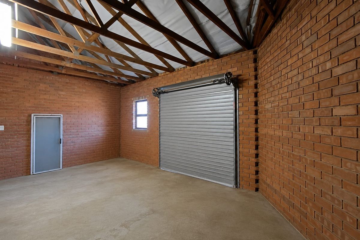 Secure 3-bedroom Family House in quiet area - Photo 4