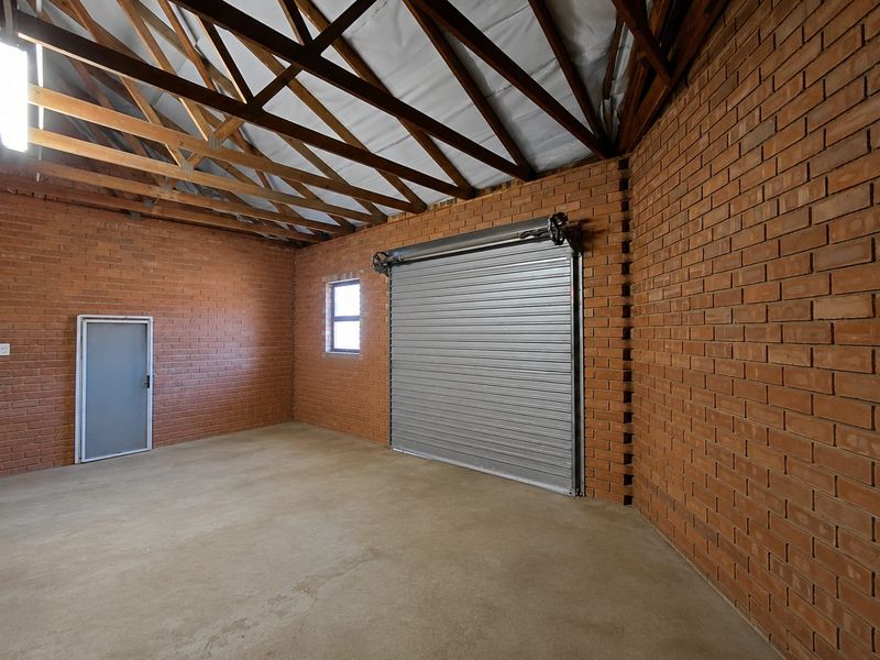 Secure 3-bedroom Family House in quiet area - Photo 4
