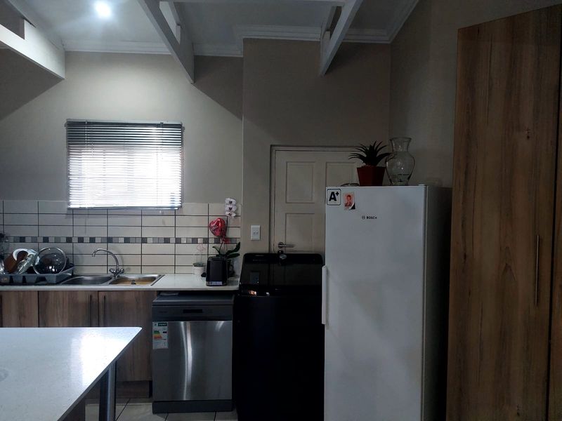 Charming 3-Bedroom Home in Waterval East - Photo 4