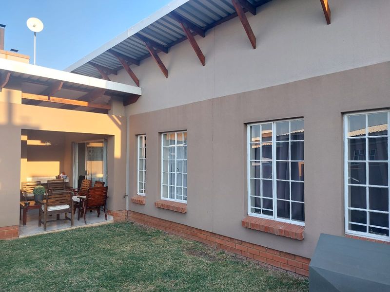 Charming 3-Bedroom Home in Waterval East - Photo 1