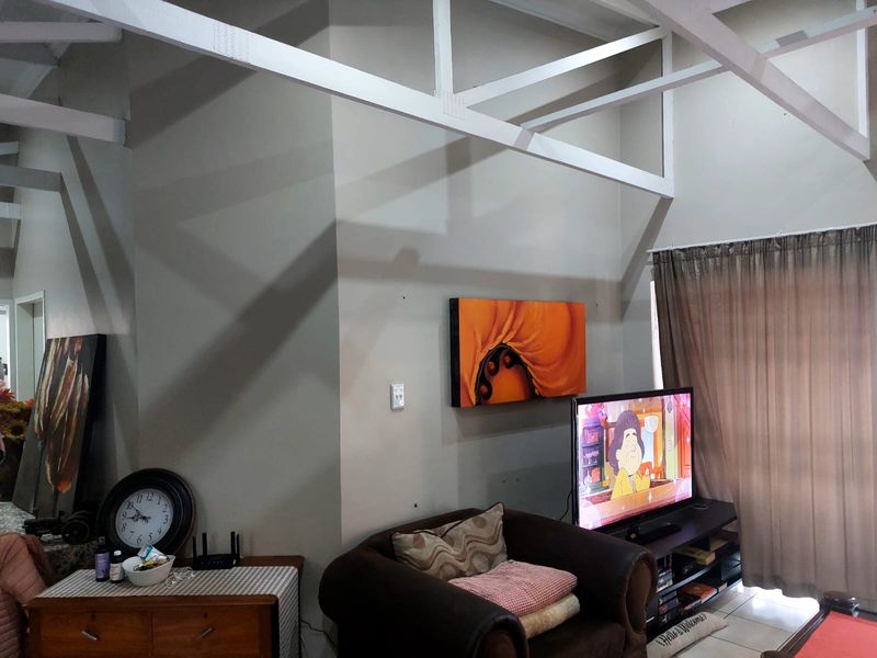 Charming 3-Bedroom Home in Waterval East - Photo 6