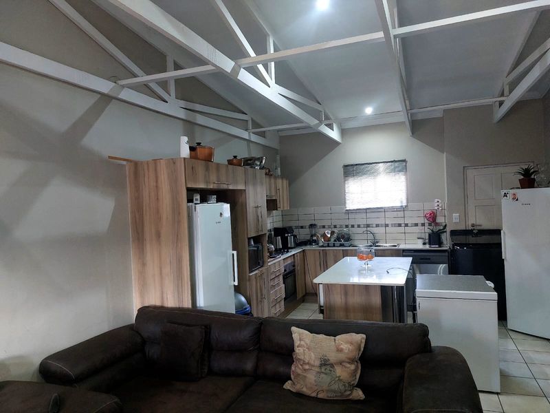 Charming 3-Bedroom Home in Waterval East - Photo 3