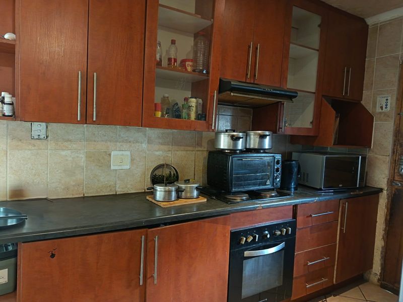 3-Bedroom Home with Everyday Convenience - Photo 2