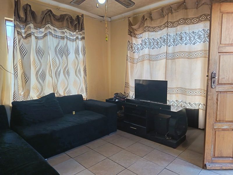 3-Bedroom Home with Everyday Convenience - Photo 5