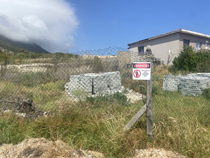 584m2 Beachfront Opportunity with Retaining Wall Already 70% Complete - Photo 1