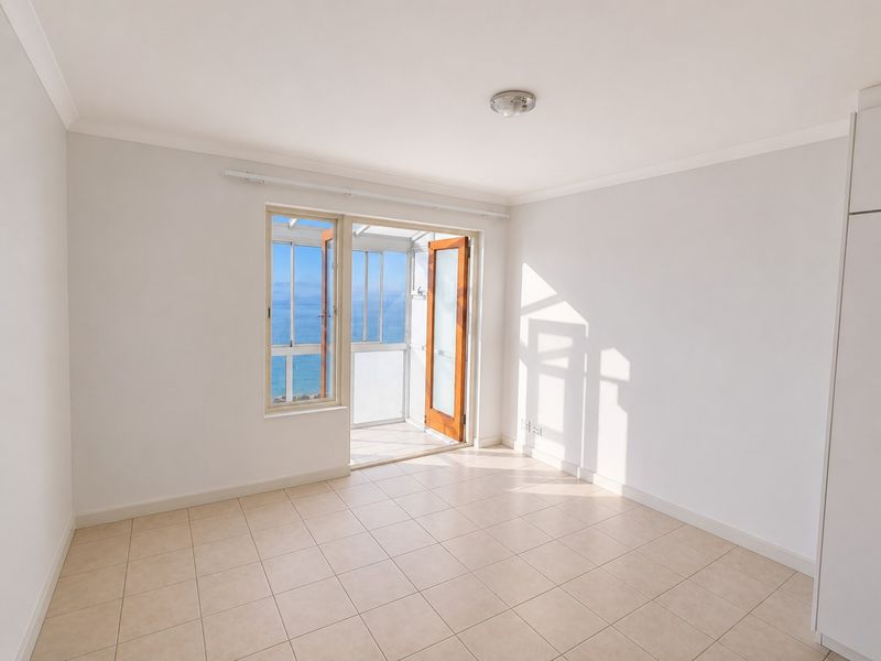 A Spacious Coastal Townhouse With Sweeping Sea Views - Photo 7