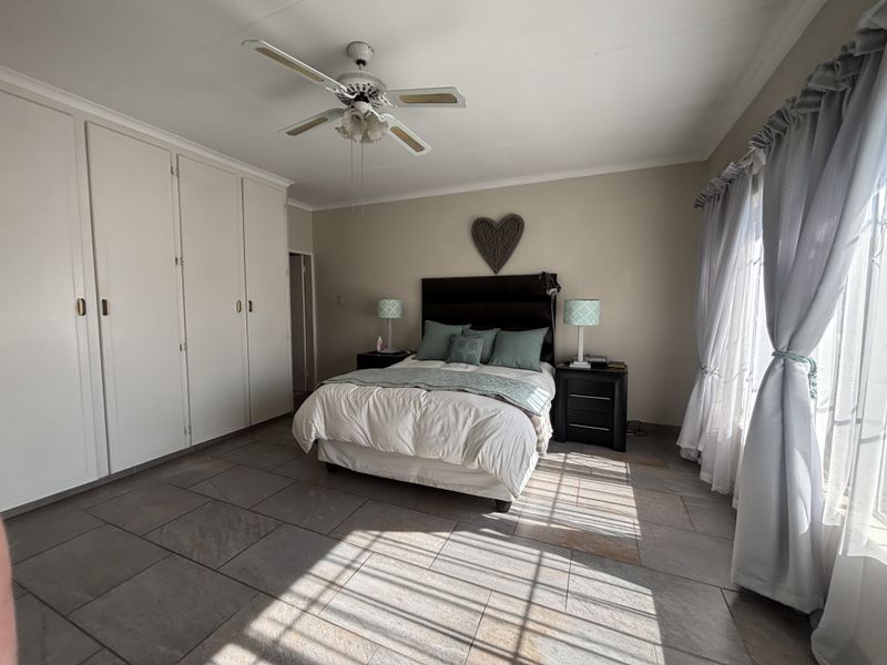 Low Maintenance Town House For Sale - Photo 10