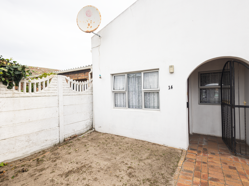 Spacious family home in quiet Area with double garage - Photo 1