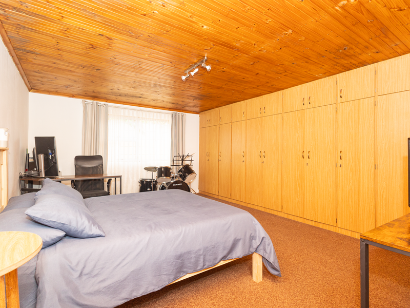Spacious family home in quiet Area with double garage - Photo 10