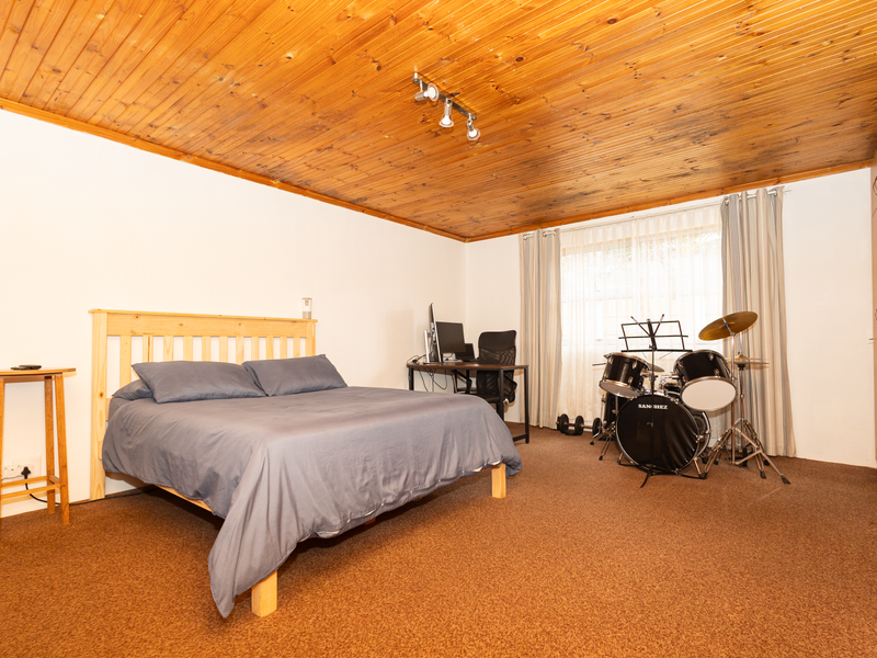 Spacious family home in quiet Area with double garage - Photo 9