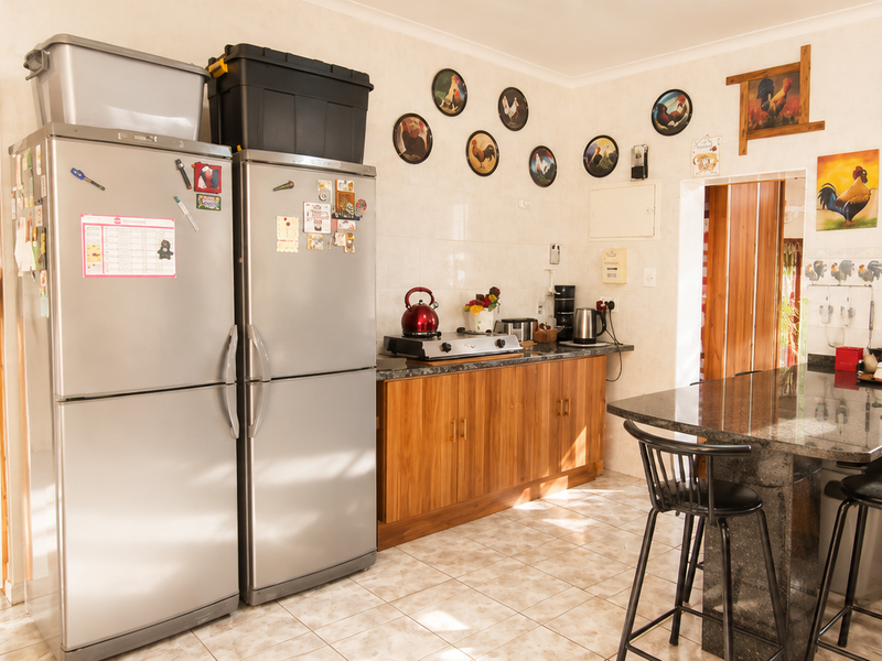 Warm And Spacious Family Home - Photo 10